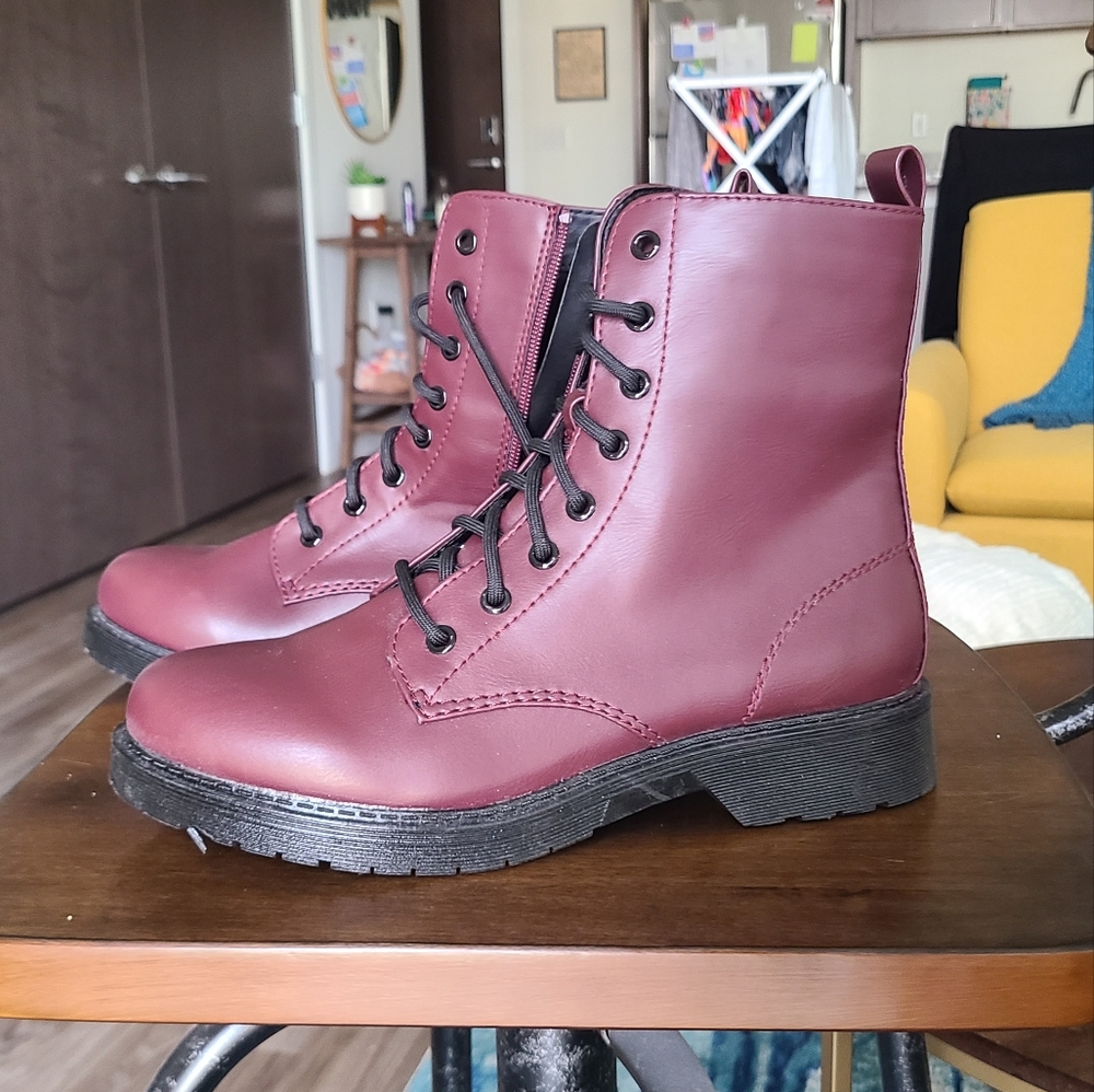 Time & Tru Maroon Combat Boots - Size 9